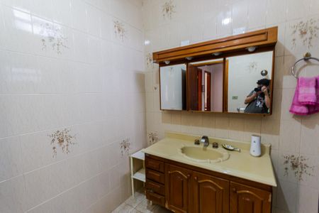 Casa para alugar com 274m², 2 quartos e 6 vagasBanheiro