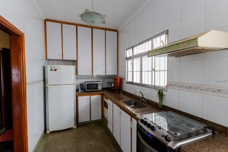 Casa para alugar com 274m², 2 quartos e 6 vagasCozinha