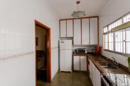 Casa para alugar com 274m², 2 quartos e 6 vagasCozinha