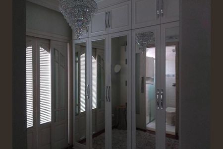 Casa à venda com 355m², 4 quartos e 6 vagas