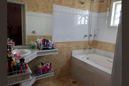 Casa à venda com 355m², 4 quartos e 6 vagas