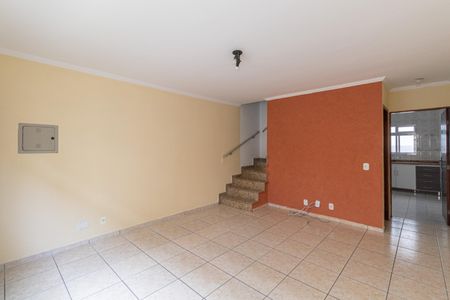 Casa de condomínio para alugar com 160m², 3 quartos e 2 vagasSala