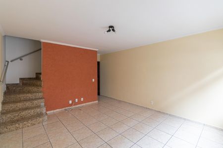 Casa de condomínio para alugar com 160m², 3 quartos e 2 vagasSala