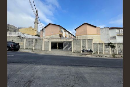 Casa de condomínio para alugar com 160m², 3 quartos e 2 vagasFachada