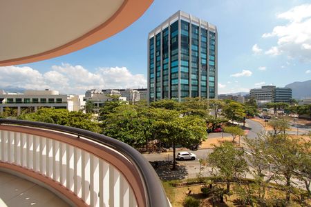 Apartamento à venda com 145m², 4 quartos e 2 vagasVaranda