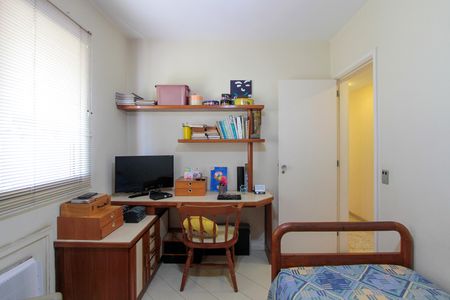 Apartamento à venda com 145m², 4 quartos e 2 vagasQuarto 2