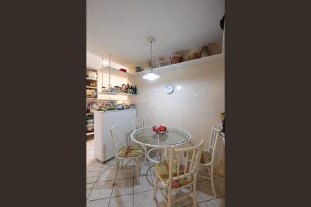 Apartamento à venda com 145m², 4 quartos e 2 vagasCozinha