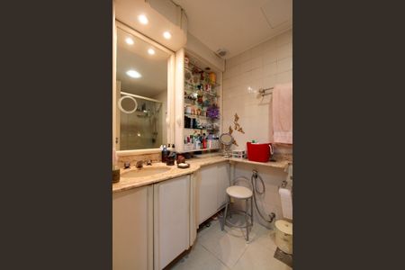 Apartamento à venda com 145m², 4 quartos e 2 vagasBanheiro Suíte