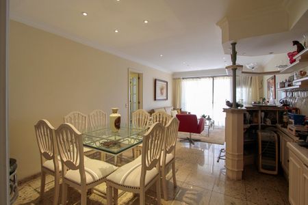 Apartamento à venda com 145m², 4 quartos e 2 vagasSala de Jantar