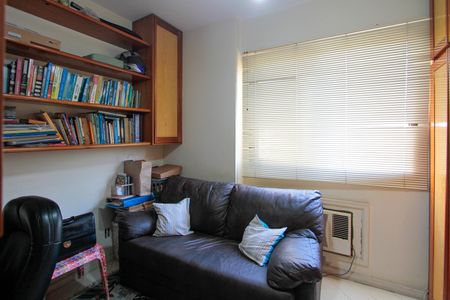 Apartamento à venda com 145m², 4 quartos e 2 vagasQuarto 3