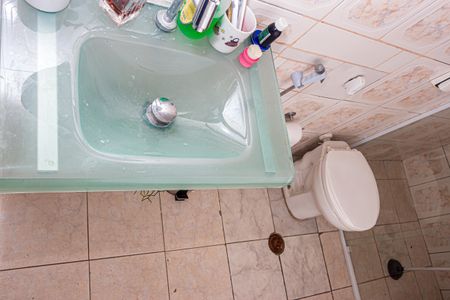 Casa à venda com 104m², 2 quartos e 1 vaga Casa à venda com 104m², 2 quartos e 1 vagaBanheiro