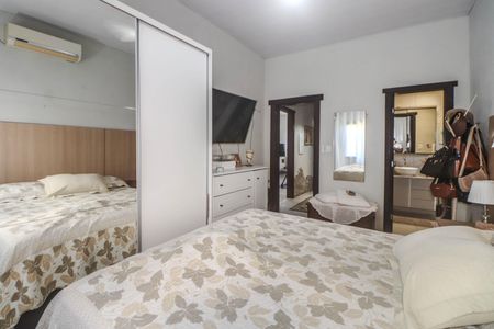 Casa à venda com 300m², 2 quartos e 5 vagasSuíte