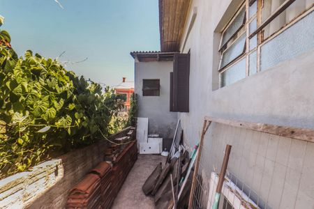 Casa à venda com 300m², 2 quartos e 5 vagasPátio