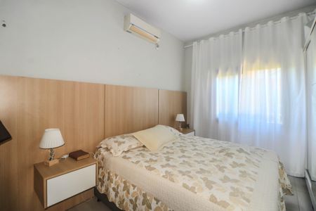 Casa à venda com 300m², 2 quartos e 5 vagasSuíte