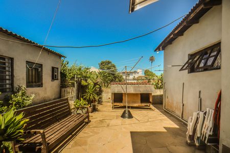 Casa à venda com 300m², 2 quartos e 5 vagasPátio