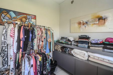 Casa à venda com 300m², 2 quartos e 5 vagasQuarto