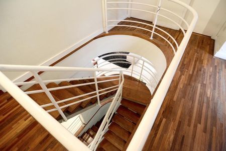 Casa de condomínio à venda com 436m², 4 quartos e 5 vagas