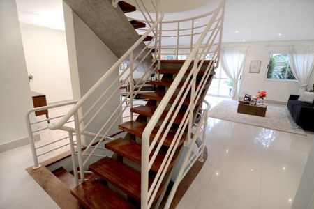Casa de condomínio à venda com 436m², 4 quartos e 5 vagas
