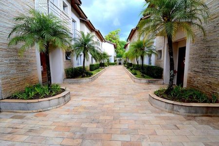 Casa de condomínio à venda com 436m², 4 quartos e 5 vagas