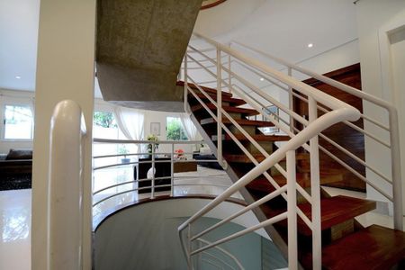 Casa de condomínio à venda com 436m², 4 quartos e 5 vagas