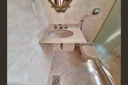 Apartamento à venda com 137m², 2 quartos e 1 vagaBanheiro de serviço