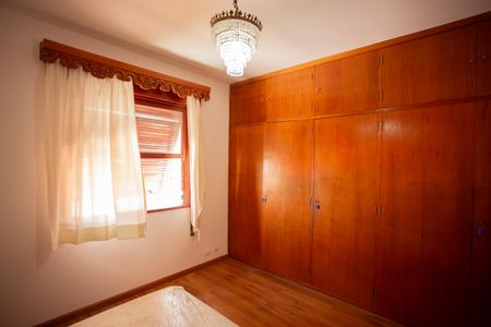 Casa para alugar com 411m², 4 quartos e 3 vagas Casa para alugar com 411m², 4 quartos e 3 vagasQUARTO 1