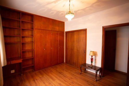 Casa para alugar com 411m², 4 quartos e 3 vagas Casa para alugar com 411m², 4 quartos e 3 vagasQUARTO 3