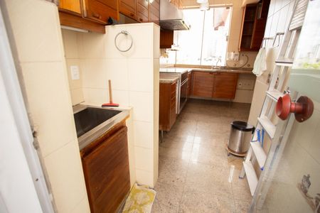 Casa para alugar com 411m², 4 quartos e 3 vagas Casa para alugar com 411m², 4 quartos e 3 vagasCOZINHA