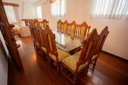 Casa para alugar com 411m², 4 quartos e 3 vagas Casa para alugar com 411m², 4 quartos e 3 vagasSala de jantar
