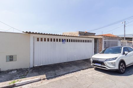 Casa à venda com 200m², 2 quartos e 1 vagaFachada
