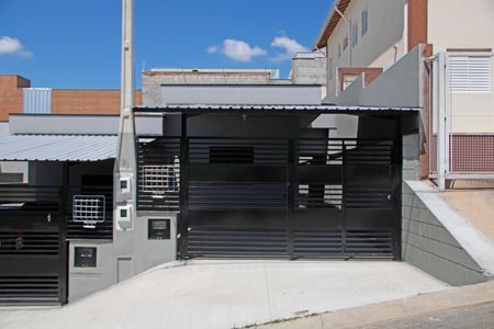 Casa para alugar com 80m², 2 quartos e 2 vagasFachada