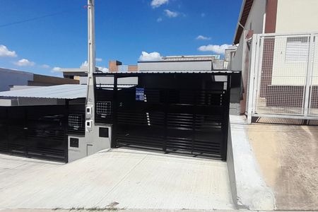 Casa para alugar com 80m², 2 quartos e 2 vagas Casa para alugar com 80m², 2 quartos e 2 vagasFachada