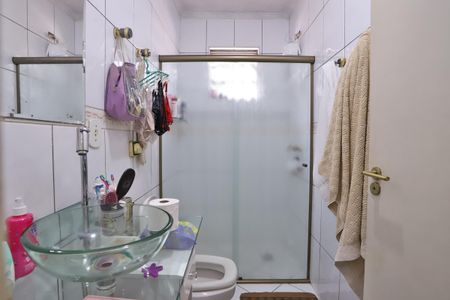 Casa à venda com 160m², 3 quartos e 2 vagasBanheiro 1