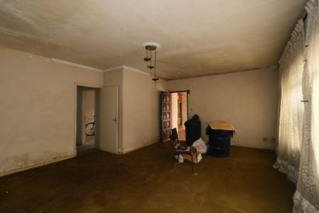 Casa à venda com 350m², 3 quartos e 6 vagasSala