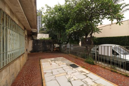 Casa à venda com 350m², 3 quartos e 6 vagasQuintal Frente