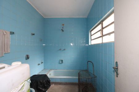 Casa à venda com 350m², 3 quartos e 6 vagasBanheiro Social