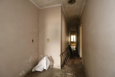 Casa à venda com 350m², 3 quartos e 6 vagasCorredor