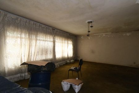 Casa à venda com 350m², 3 quartos e 6 vagasSala