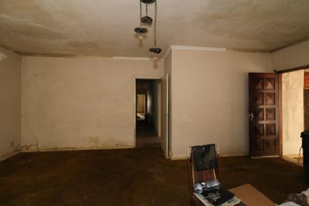 Casa à venda com 350m², 3 quartos e 6 vagasSala