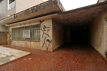 Casa à venda com 350m², 3 quartos e 6 vagasQuintal Frente