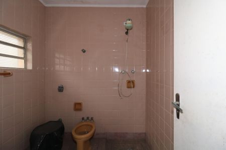 Casa à venda com 350m², 3 quartos e 6 vagasBanheiro da Suíte