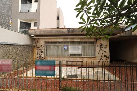 Casa à venda com 350m², 3 quartos e 6 vagasFachada com a plaquinha