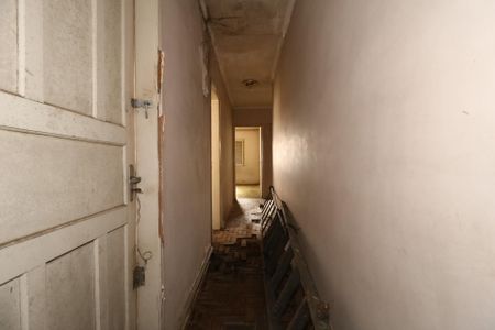 Casa à venda com 350m², 3 quartos e 6 vagasCorredor