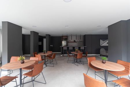 Apartamento para alugar com 35m², 2 quartos e 1 vaga Apartamento para alugar com 35m², 2 quartos e 1 vagaÁrea comum - Salão de festas