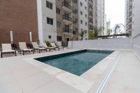 Apartamento para alugar com 35m², 2 quartos e 1 vaga Apartamento para alugar com 35m², 2 quartos e 1 vagaÁrea comum - Piscina