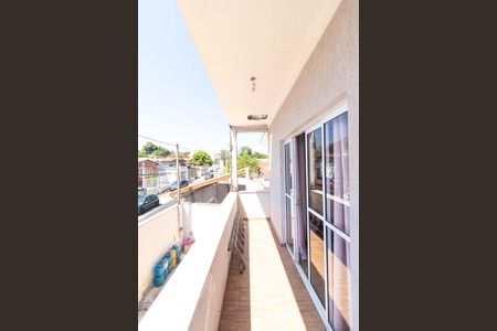 Casa à venda com 250m², 3 quartos e 5 vagas Casa à venda com 250m², 3 quartos e 5 vagasSacada da Sala 03