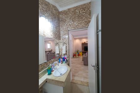 Casa à venda com 250m², 3 quartos e 5 vagas Casa à venda com 250m², 3 quartos e 5 vagasBanheiro 02