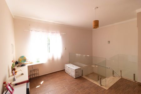 Casa à venda com 250m², 3 quartos e 5 vagas Casa à venda com 250m², 3 quartos e 5 vagasEscritório