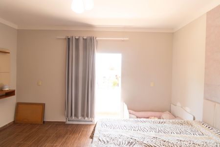 Casa à venda com 250m², 3 quartos e 5 vagas Casa à venda com 250m², 3 quartos e 5 vagasSuíte