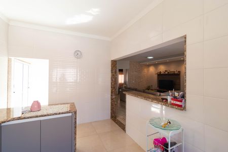 Casa à venda com 250m², 3 quartos e 5 vagas Casa à venda com 250m², 3 quartos e 5 vagasCozinha